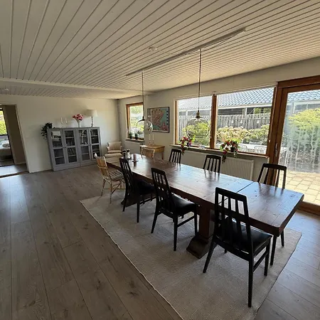 Spacious By Coast And Nature 펜션 Millinge
