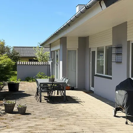Spacious By Coast And Nature *